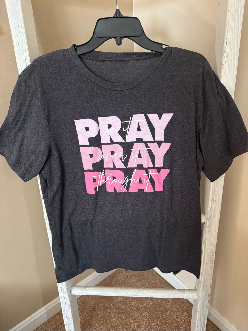 Kids Pray Graphic Tee - Dark Gray with Pink Lettering
